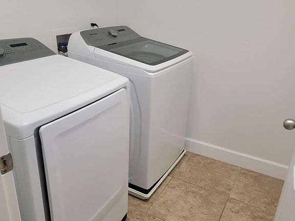 3rd image of 1041 Honey Blossom Dr #1041