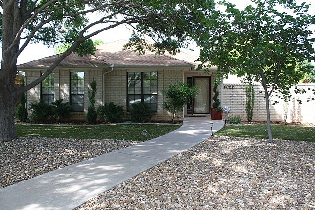 1st image of 4022 Laurel Oak Dr