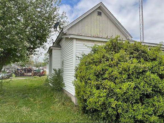 4th image of 403 S Victor St