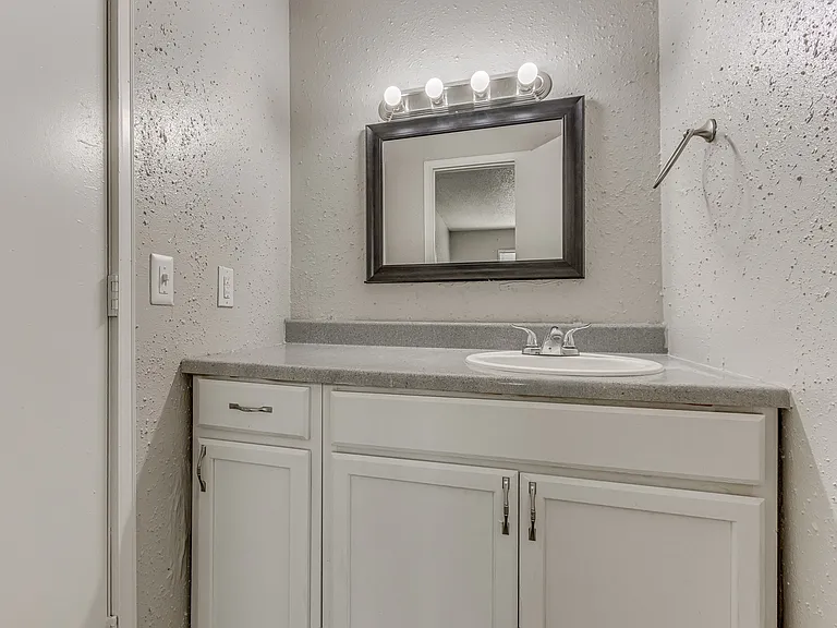 Springdale Village - Bathroom