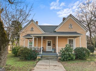 48 E Georgia Ave, Comer, GA 30629