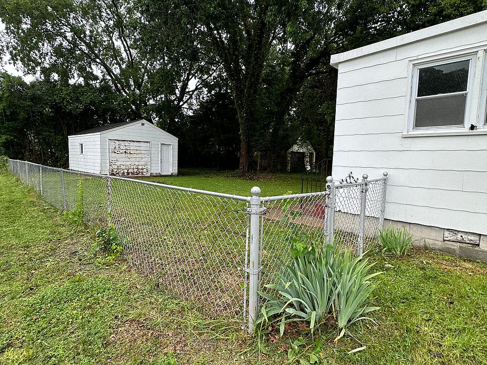 Corner lot