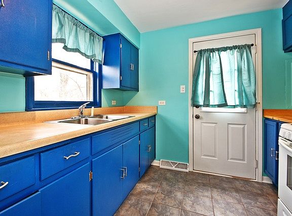 4th image of 12039 S 80th Ave