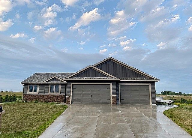 1st image of 1553 Otter Way