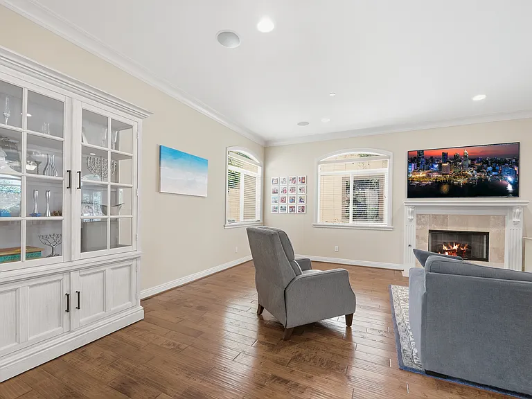 1718 Harriman Ln #B — Photo 7