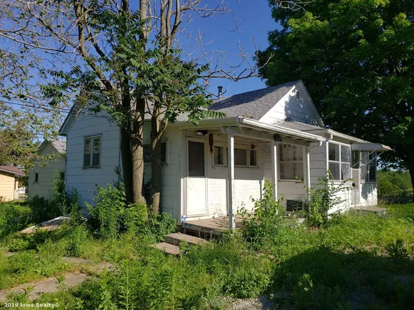 806 W 21st St, Lovilia, IA 50150