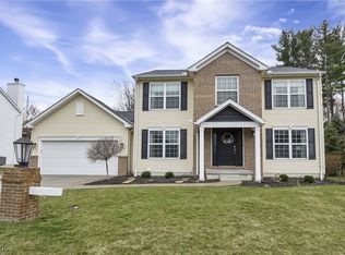 1047 Arrowhead Dr, Vermilion, OH 44089