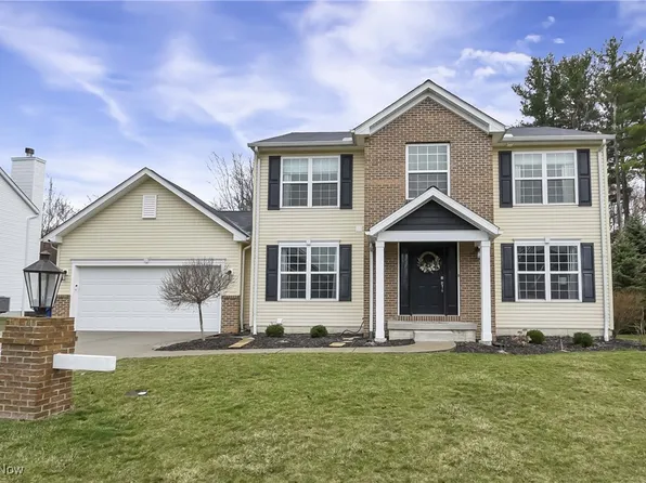 1047 Arrowhead Dr, Vermilion, OH 44089