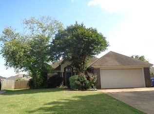 107 Little Farm Pl, Prattville, AL 36066