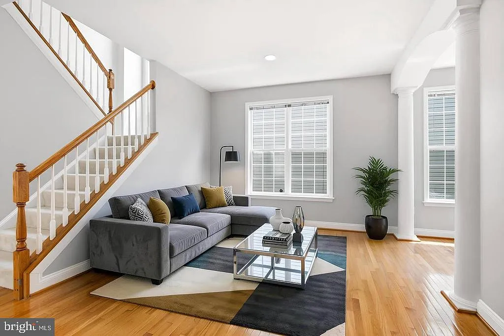 5 bed, 3.5 bath, 2741 sqft, $3,800 — Photo 4