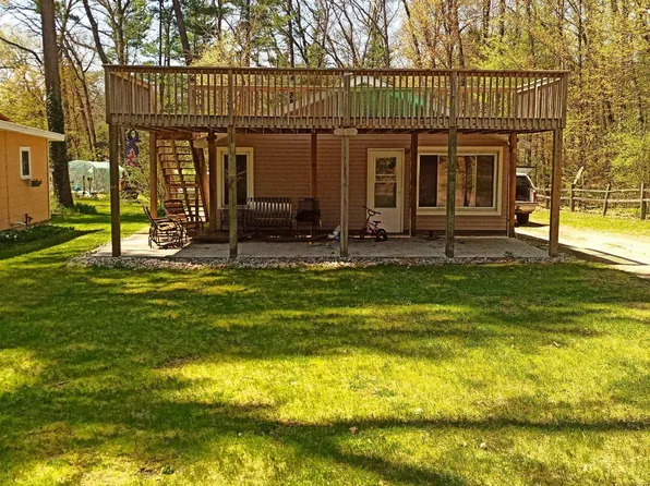 11327 Hemlock Ave, Holton, MI 49425