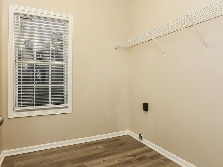 5980 Tate Dr — Photo 17