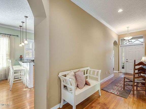 4th image of 407 Ocean Breeze Ln