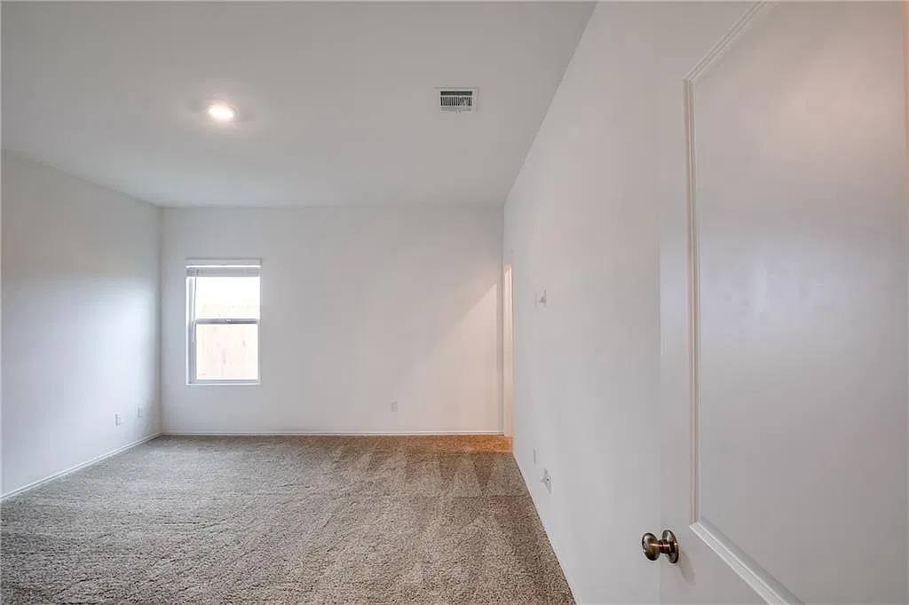 3 bed, 1440 sqft, $1,775 — Photo 4