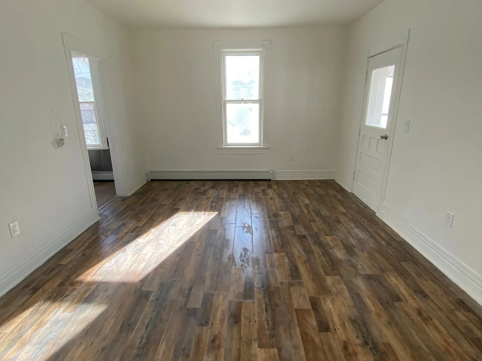 3 bed, $1,400 — Photo 4