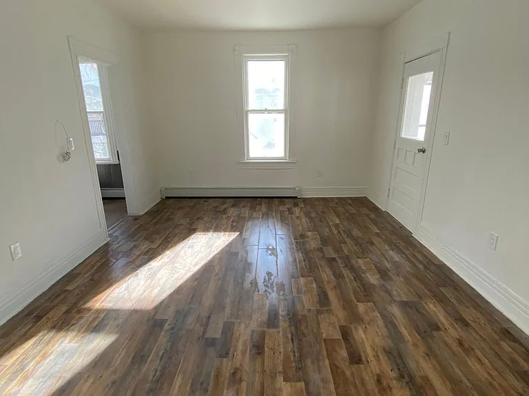 316 Grand St #4 — Photo 4
