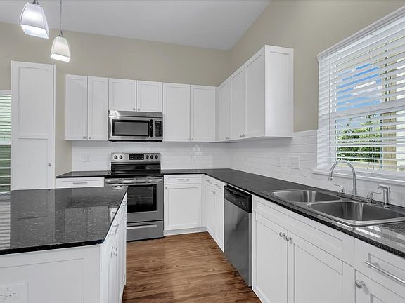 5th image of 439 N Woods St #1