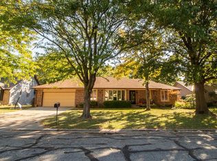 2450 N Winstead Cir, Wichita, KS 67226