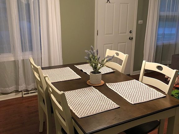 3rd image of 1806 Thornwood Ln