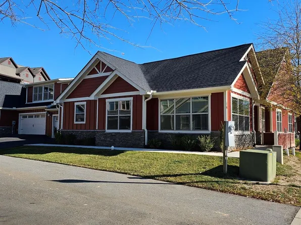 16 Brookstone Pl #R-3, Candler, NC 28715