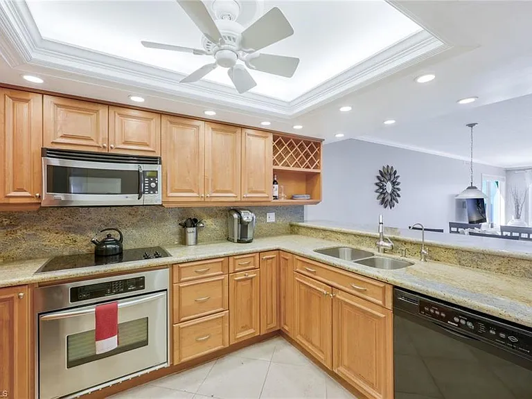 26000 Hickory Blvd #606 — Photo 6