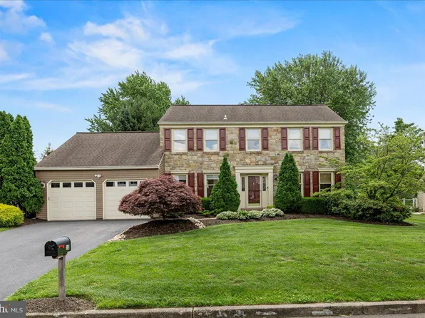 18 Crestview Dr, Southampton, PA 18966