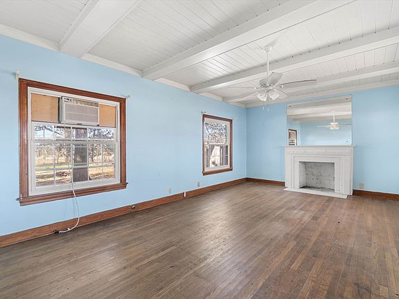 4th image of 102 E Overton St