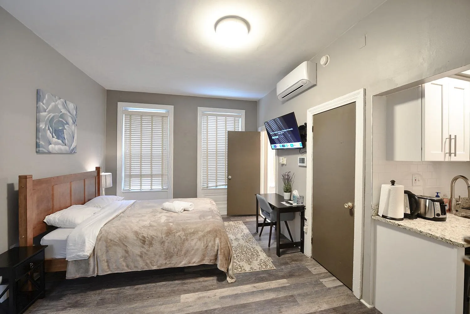 Studio, 300 sqft, $1,105 — Photo 4