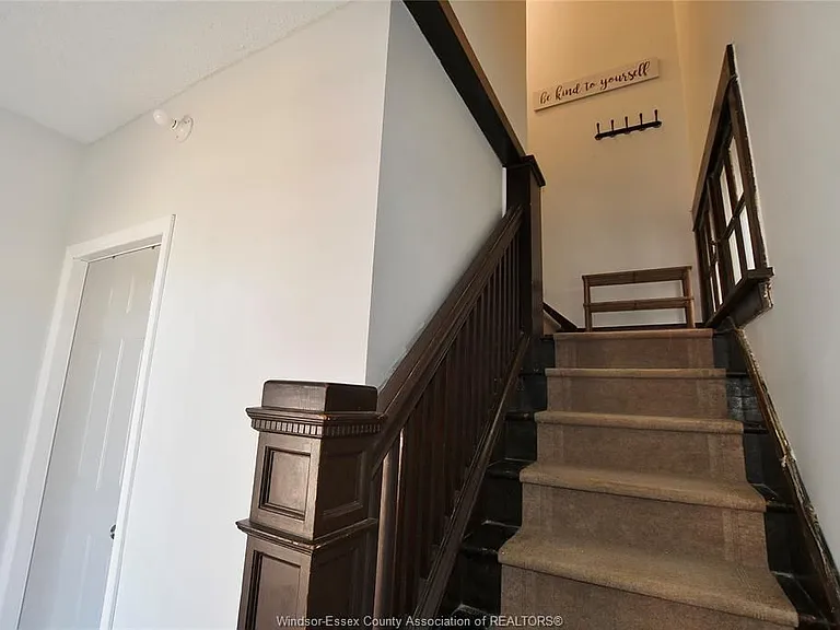 298 George St — Photo 11