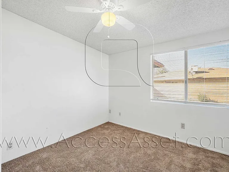 1700 Walden Ln — Photo 4