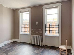 7003 65th Pl APT 3L, Glendale, NY 11385