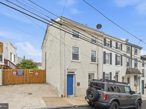 195 Conarroe St, Philadelphia, PA 19127
