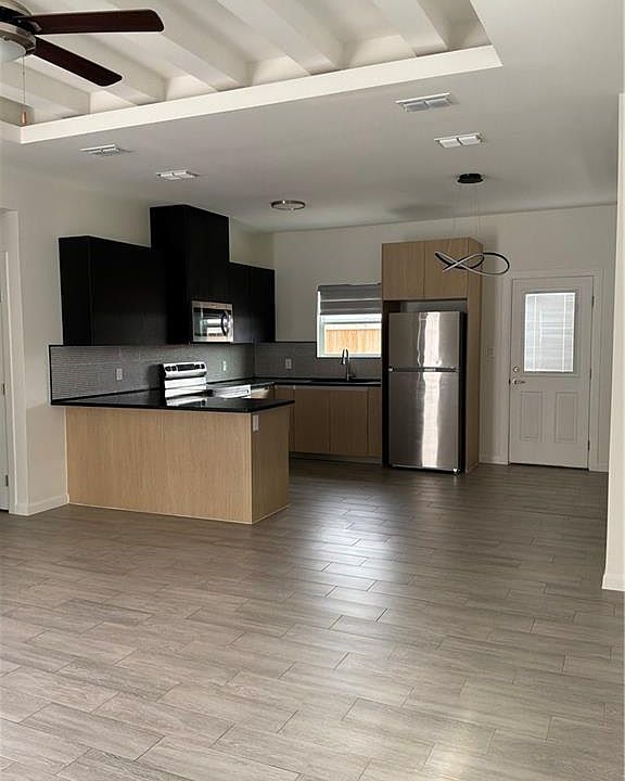 1st image of 3900 Ventura Ave APT 1
