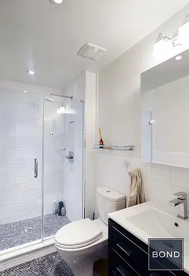 Rented by Bond New York | media 19