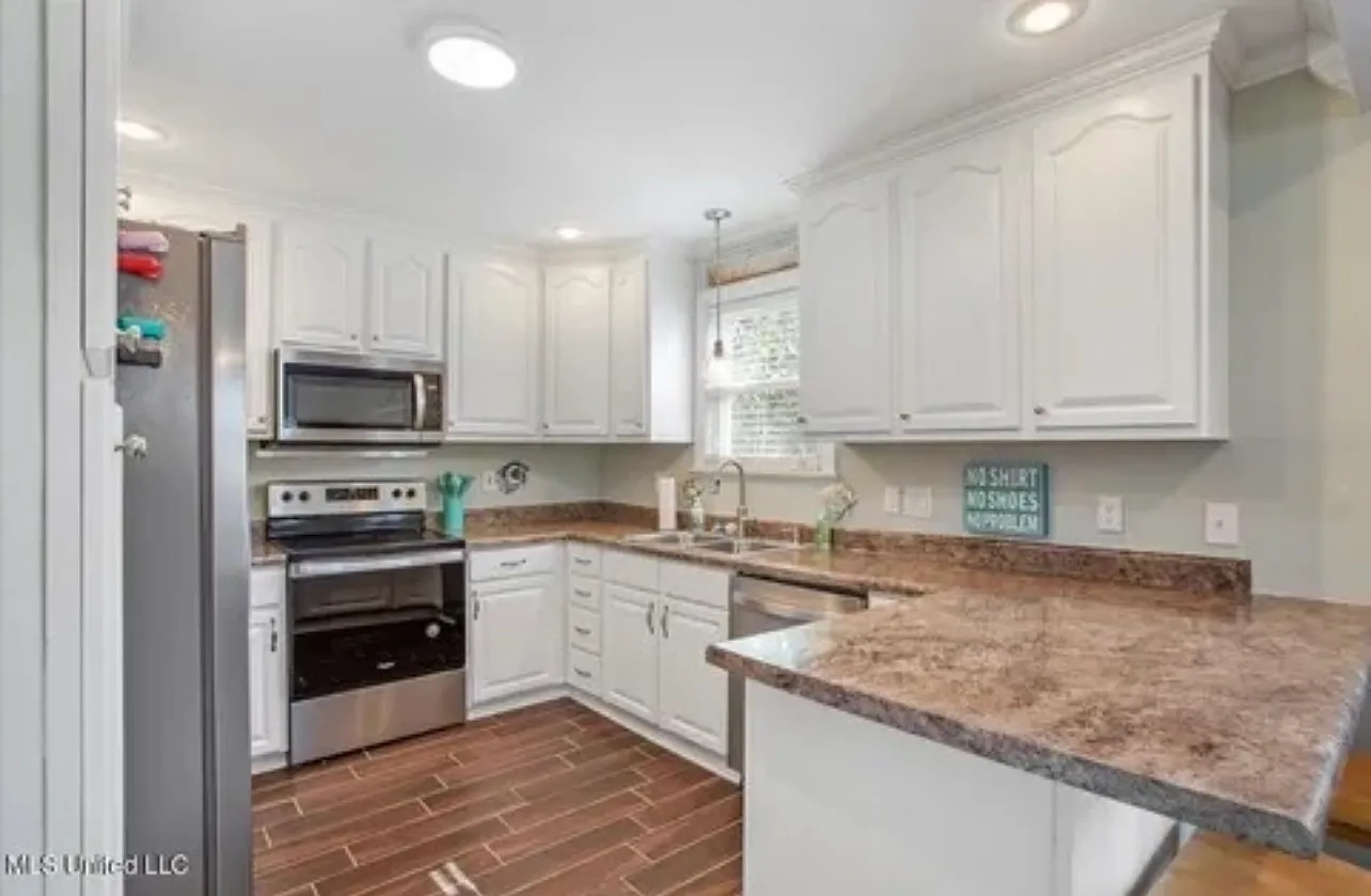 2 bed, 1056 sqft, $2,250 — Photo 4