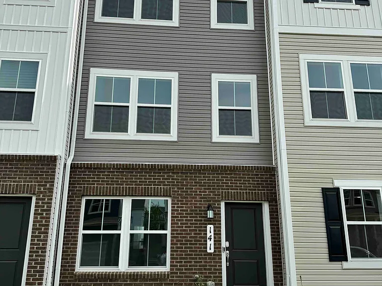 11 Brookfield Mews — Photo 1