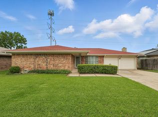 1912 River Bend Rd, Arlington, TX 76014