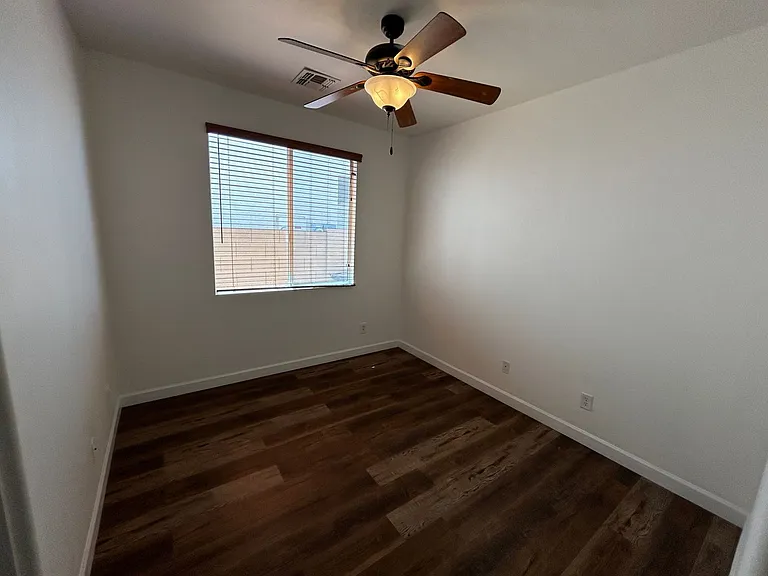 7325 W Ellis St — Photo 11