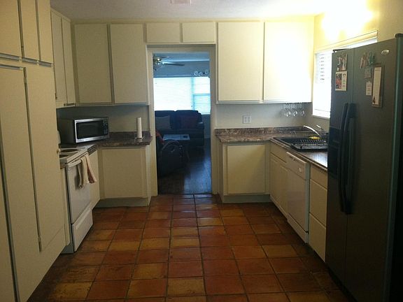 4th image of 11910 Queensbury Ln