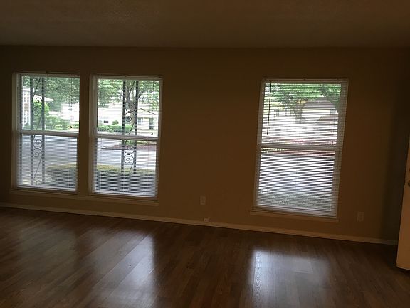 2nd image of 3329 Kingswood Ct