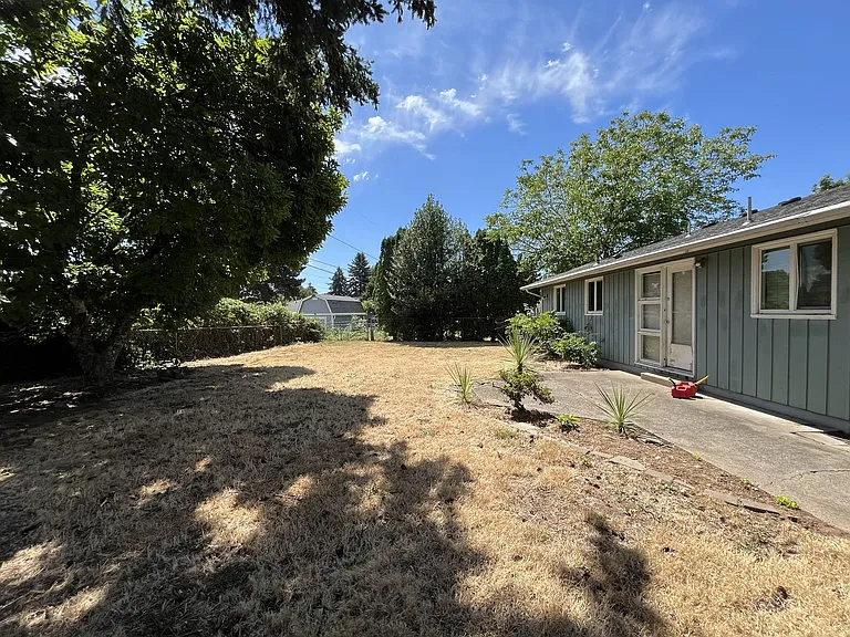 730 SE 143rd Ave — Photo 30