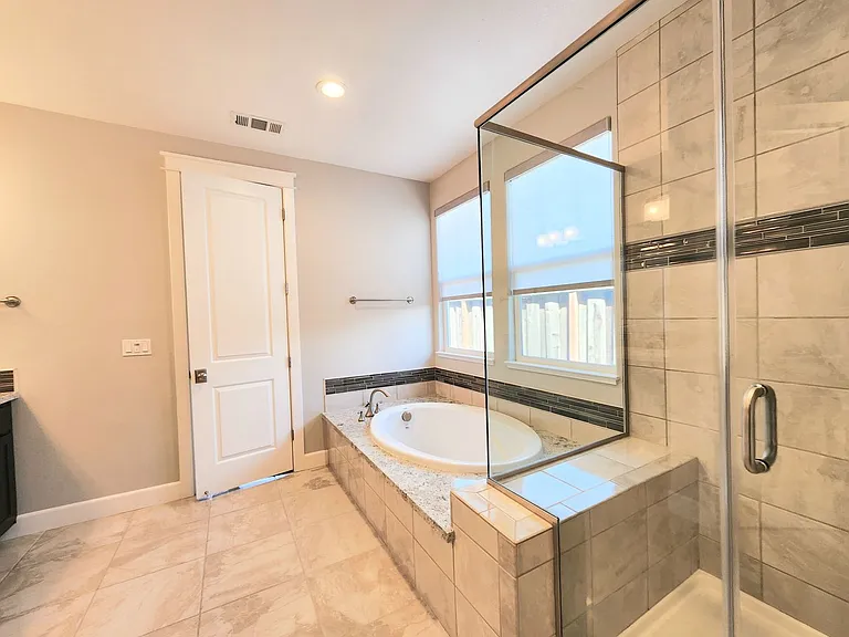 1655 Claremont Dr — Photo 36