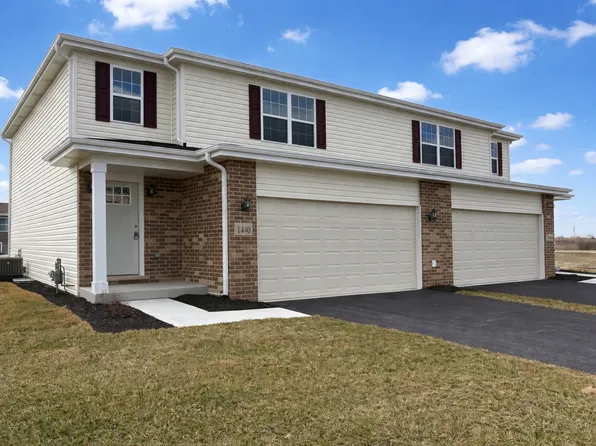 1440 Somerset Dr, Beecher, IL 60401