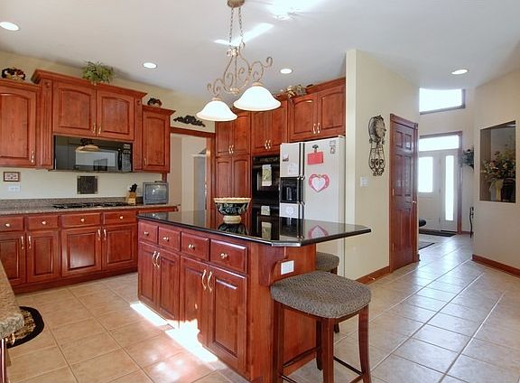 5th image of 24439 Norwood Dr