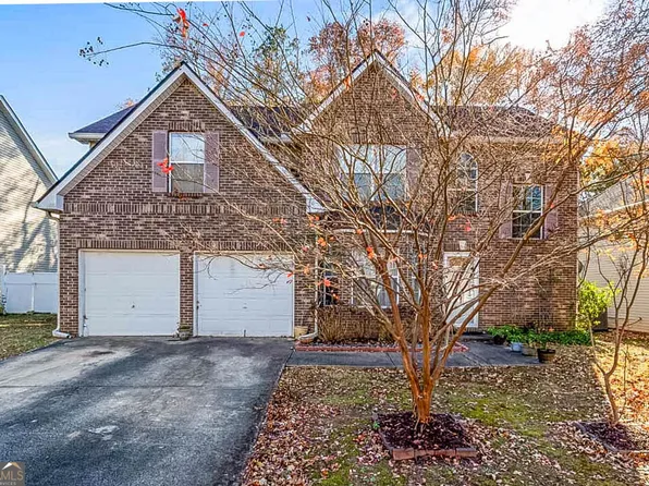 121 Kentwood Springs Dr, Hampton, GA 30228