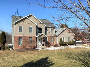 16 Bradt Rd, Rexford, NY 12148