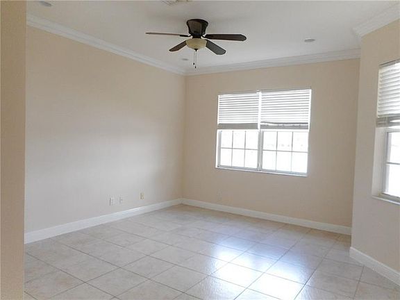 3rd image of 3512 Parkside Dr