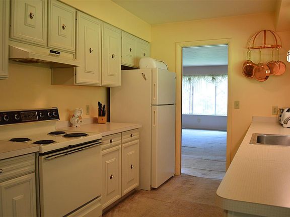 5th image of 9320 Looking Glass Brook Dr