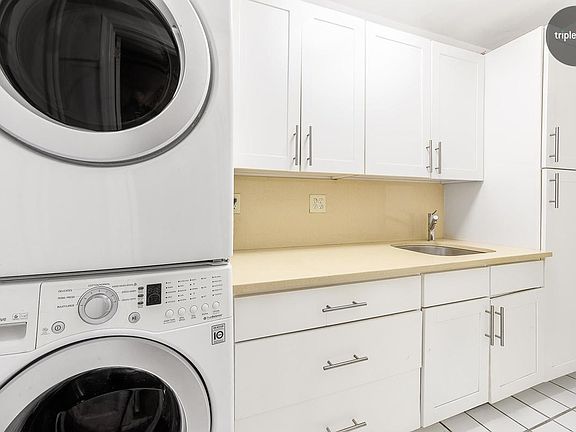 5th image of 319 E 50th St APT 7A