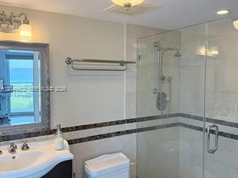 7600 Collins Avenue Cu #712 — Photo 13